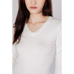 Guess - Refined V-Neck Fitted Cotton Knit Top - White Guess